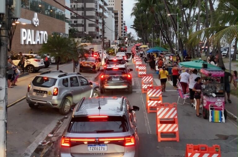 Prefeitura de Maceió instala sinalização na Rua Aberta