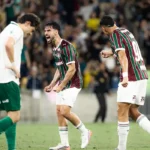 Fluminense encerra jejum e vence Palmeiras de virada no Brasileirão