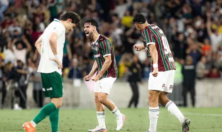 Fluminense encerra jejum e vence Palmeiras de virada no Brasileirão