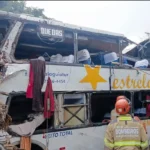 Oito pessoas morrem em tombamento de ônibus no Rio de Janeiro