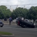 Carro capota perto do Laguna, em Marechal Deodoro