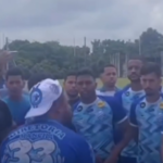 Torcedores do CSA entram no CT e põem pressão por acesso