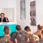Desembargador Rosmar Antonni ministra palestra sobre crimes eleitorais para integrantes do Exército