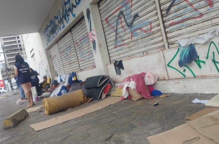 Abordagem Social oferece acolhimento a pessoas em situação de rua no Centro de Maceió