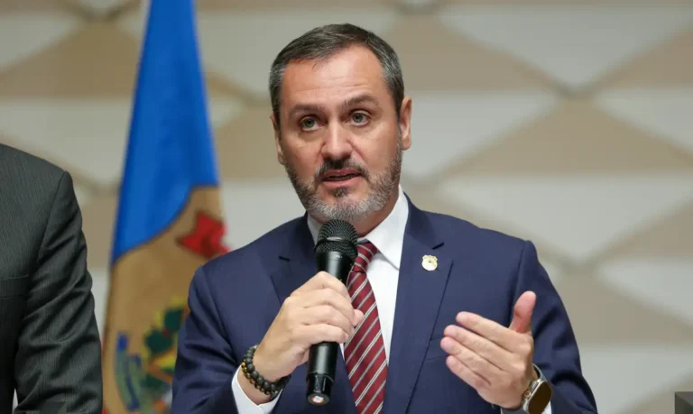 Diretores da Polícia Federal apoiam Andrei Rodrigues e colocam cargos à disposição