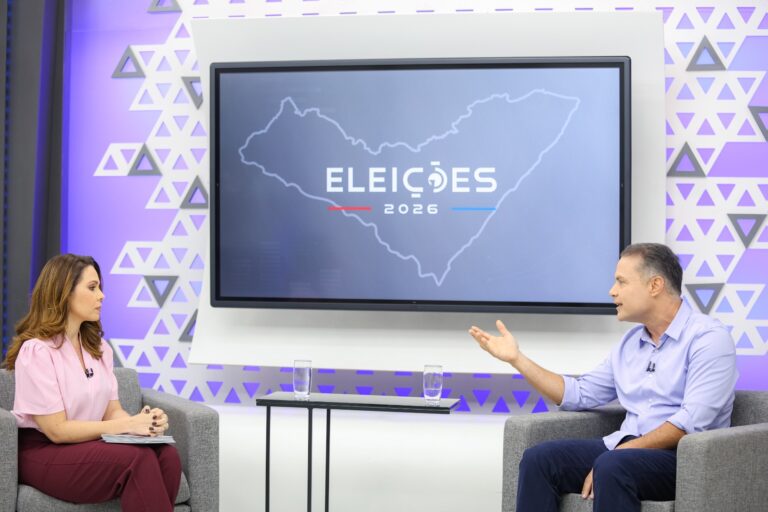 Em sabatina na TV Pajuçara, Renan Filho anuncia Cartão Escola 1000 e programa habitacional com recursos próprios