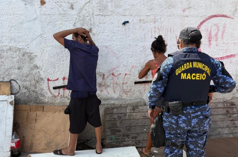 Operação desmobiliza ponto de tráfico em Maceió