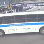Mulher morre atropelada por ônibus na Cambona, em Maceió