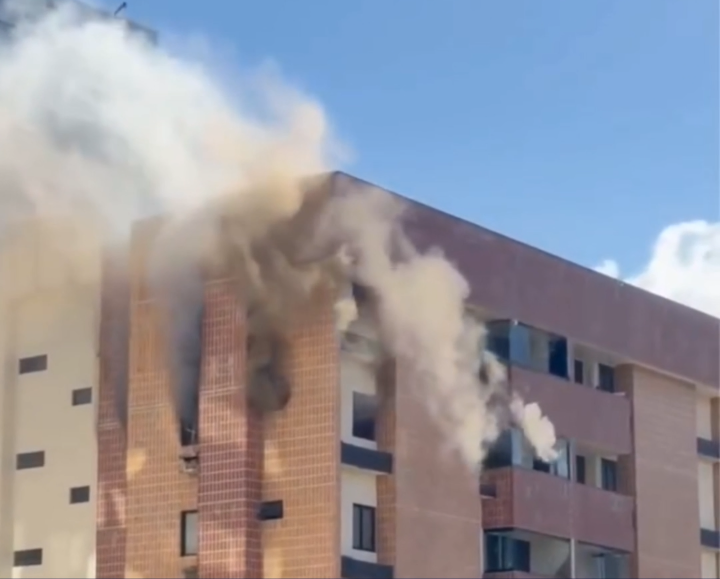 Mais um apartamento pega fogo na Ponta Verde