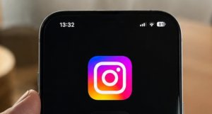 Instagram Facebook tiktok