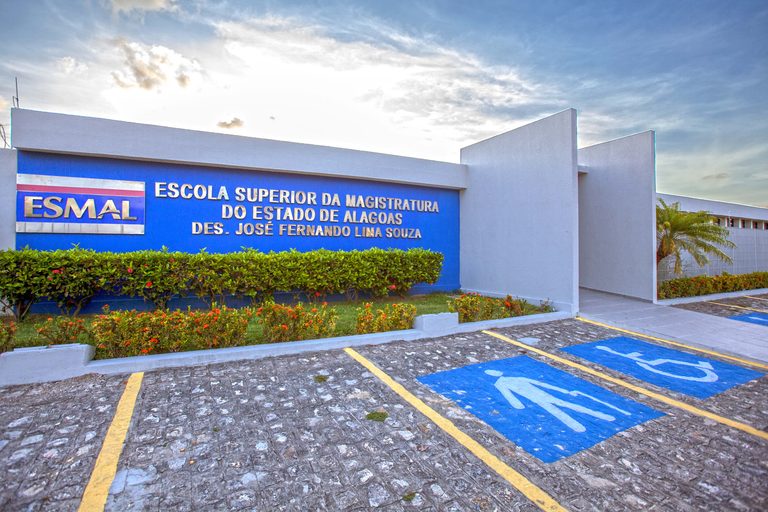 Esmal divulga agenda de atividades e cursos para o mês de outubro; veja aqui
