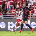 CRB vence o Atlético-GO em Maceió e encosta no G6