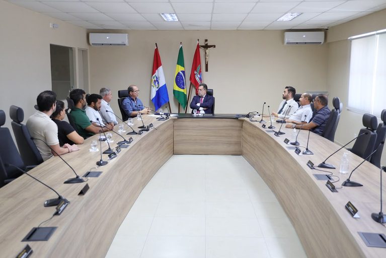 Procurador-geral recebe representantes da Ceasa e analisará questões sobre projeto de concessão
