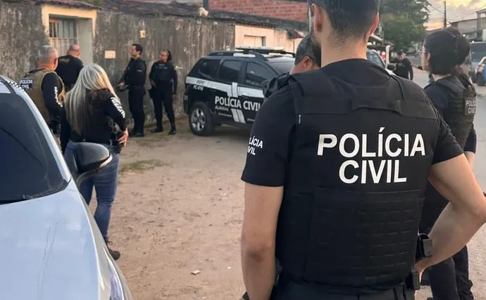 Mulher é presa suspeita de facilitar abusos contra filhas em Maceió