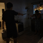 Mãe é ameaçada pelo filho com faca para dar botijão de gás a traficante em troca de drogas