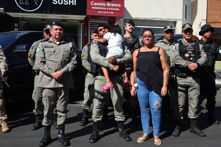 Militar que salvou criança em Delmiro Gouveia é homenageado