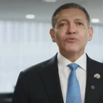 TSE nega acusação de Flávio Bolsonaro sobre expulsão de fiscais de sala-cofre