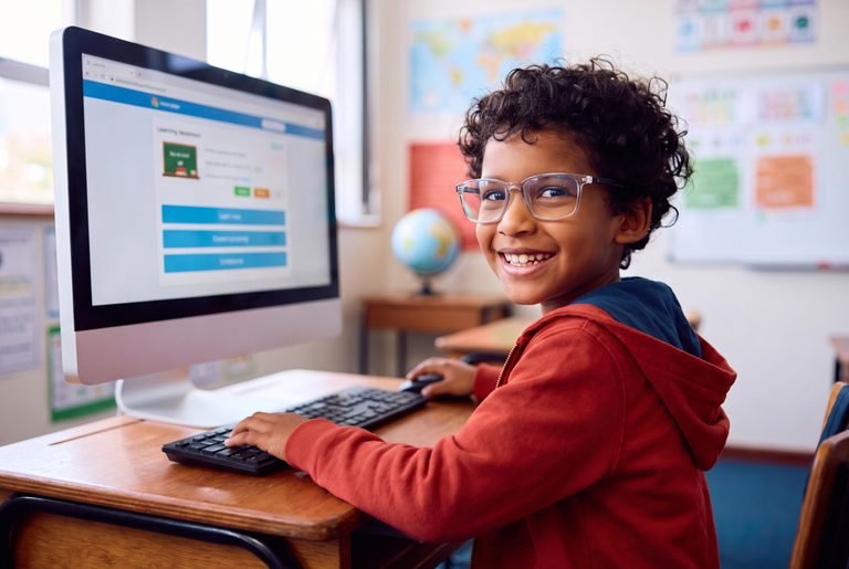 Como escolher os primeiros óculos infantis e facilitar a adaptação das crianças