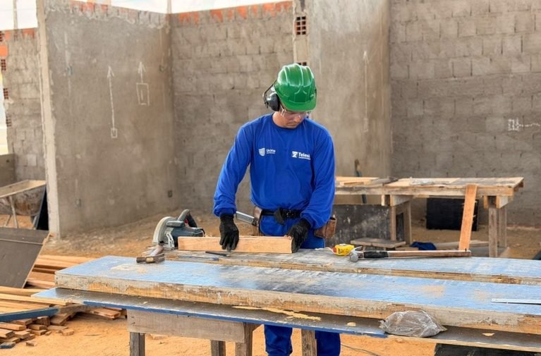 Obras do novo Mercado do Jacintinho avançam para a fase de montagem dos boxes