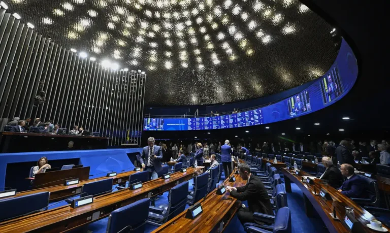 Davi Alcolumbre marca para segunda a votação do fim da escala 6×1